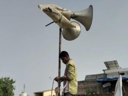 Hindu-Muslim unity in UP! Removed the loudspeakers on temples and mosques | यूपीत हिंदु-मुस्लीम ऐक्य! स्वच्छेने मंदिर आणि मशिदीवरील भोंगे हटवले; पुजारी, मौलवींचं कौतुक