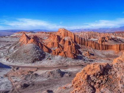 Read This Before Visiting El Valle De La Luna, Chile | एखाद्या अद्भूत ग्रहावर आल्याचा 'इथे' येईल अनुभव, वेगळ्या अनुभवासाठी आवर्जून द्या भेट!