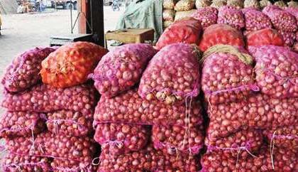 Onion will come down to Rs 20 at the end of the month; Good arrival in the state including Nashik | तिखट कांद्याची गोड बातमी; पुढच्या १५ दिवसांत १५ रुपयांनी होणार स्वस्त