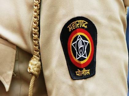'Recruiting for the police department', a man cheated 2 young women of Rs 30 lakhs | 'पोलीस खात्यात भरती करतो', एकाने २ तरुणींना ३० लाखांना फसवले 'Recruiting for the police department', a man cheated 2 young women of Rs 30 lakhs | 'पोलीस खात्यात भरती करतो', एकाने २ तरुणींना ३० लाखांना फसवले