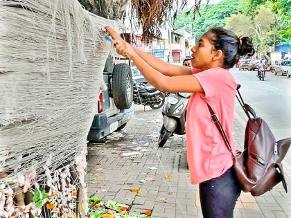 Finally get rid of the clutter of the banyan tree! A unique initiative of two young women from Pune | वटवृक्षाची दोऱ्याच्या कचाट्यातून अखेर सुटका! पुण्यातील दोन तरुणींचा अनोखा उपक्रम