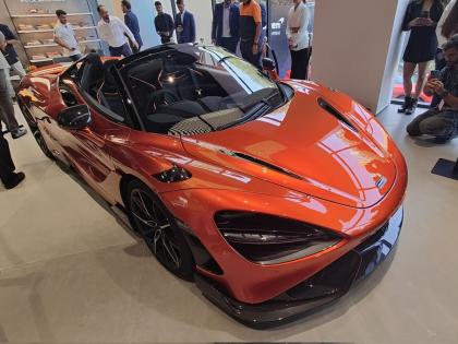 McLaren Cars Launched: Formula 1 car maker's entry into India; McLaren opens first showroom in Mumbai | McLaren Cars Launched: व्रुम...व्रुम...sss फॉर्म्युला 1 च्या कार बनविणाऱ्या कंपनीची भारतात एन्ट्री; मॅक्लॅरेनने पहिले शोरुम उघडले