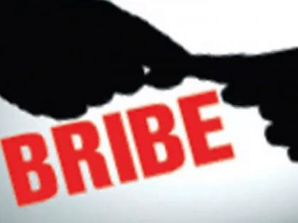 Three revenue officials caught while taking a bribe of Rs 30000 in Mandangad | Ratnagiri: मंडणगडात ३० हजारांची लाच घेताना 'महसूल'चे तिघे जाळ्यात Three revenue officials caught while taking a bribe of Rs 30000 in Mandangad | Ratnagiri: मंडणगडात ३० हजारांची लाच घेताना 'महसूल'चे तिघे जाळ्यात