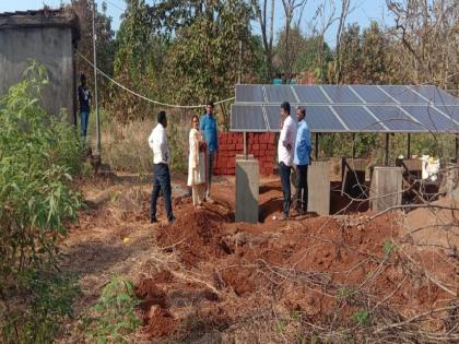 Ratnagiri district first solar powered water supply project to be launched in Palghar village | रत्नागिरी जिल्ह्यातील 'या' गावात साकारली पहिली साैरऊर्जेवरील नळपाणी याेजना, लवकरच लाेकार्पण