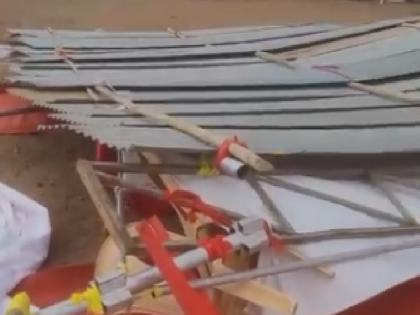 2 employees were injured when a pavilion collapsed near the counting center In Kolhapur | कोल्हापुरात मतमोजणी केंद्राजवळ मंडप कोसळून २ कर्मचारी जखमी