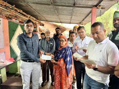 Vishalgad arson case: Aid of 50 thousand each to victims in Gajapur | Kolhapur- विशाळगड जाळपोळ प्रकरण: गजापूरमधील पीडितांना प्रत्येकी ५० हजारांची मदत