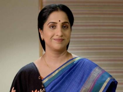 marathi tv serial aai kuthe kay karte arundhati first song recorded | Video: 'मोरपंखी चाहुलींचे सोबतीने चालणे'; स्टुडिओमध्ये रेकॉर्ड झालं अरुंधतीचं पहिलं गाणं