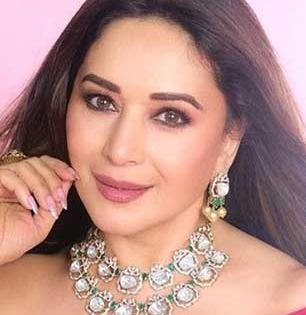 वय केवळ आकडाच! पन्नाशीतही 'धक धक गर्ल' माधुरीची त्वचा चमकते आरशासारखी- रोज करते ६ गोष्टी, दिसते आजही सुंदर...