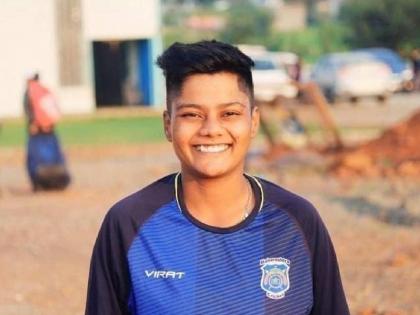 Sukanya Sakshi Waghmode of Solapur was selected in the Maharashtra Cricket Team | सोलापूरची सुकन्या साक्षी वाघमोडे हिची महाराष्ट्र क्रिकेट संघात झाली निवड