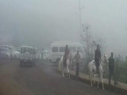 Mercury falls in Mahabaleshwar, tourists enjoy the cold | महाबळेश्वरमध्ये पारा घसरला, पर्यटक लुटतायत थंडीचा आनंद