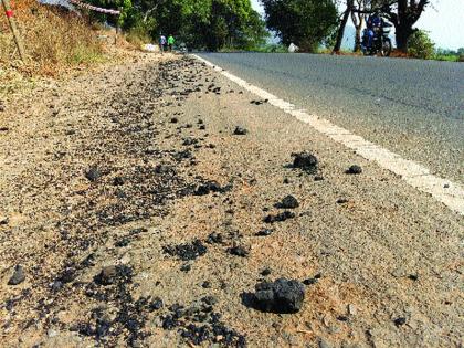 Driver suffers from collapse on national highway; Citizens complained that more coal is being transported than capacity | राष्ट्रीय महामार्गावर पडलेल्या कोळशामुळे चालक त्रस्त; क्षमतेपेक्षा जास्त कोळशाची वाहतूक होत असल्याची नागरिकांची तक्रार