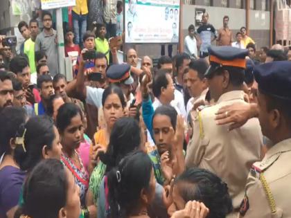 अख्खी मुंबई माझी म्हणत महापौरांनी महिलेला हात पिरगळत केली दमदाटी - Marathi News | All over Mumbai, the mayor says, waving hands of the woman by threatening her | Latest Videos at Lokmat.com अख्खी मुंबई माझी म्हणत महापौरांनी महिलेला हात पिरगळत केली दमदाटी - Marathi News | All over Mumbai, the mayor says, waving hands of the woman by threatening her | Latest Videos at Lokmat.com