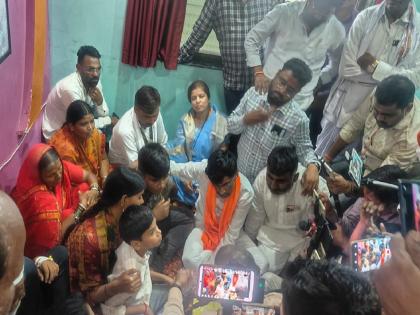 Manoj Jarange met Mahadev Munde's family; warned of agitation across the state | मनोज जरांगेंनी घेतली महादेव मुंडे यांच्या कुटुंबाची भेट; बीडसह राज्यभर आंदोलनाचा दिला इशारा... Manoj Jarange met Mahadev Munde's family; warned of agitation across the state | मनोज जरांगेंनी घेतली महादेव मुंडे यांच्या कुटुंबाची भेट; बीडसह राज्यभर आंदोलनाचा दिला इशारा...
