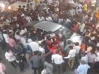 Drunk driver rams into car on Mahadwar Road in Kolhapur, three women injured | मद्यधुंद कारचालकाचा कोल्हापुरातील महाद्वार रोडवर थरार, तीन महिला जखमी Drunk driver rams into car on Mahadwar Road in Kolhapur, three women injured | मद्यधुंद कारचालकाचा कोल्हापुरातील महाद्वार रोडवर थरार, तीन महिला जखमी