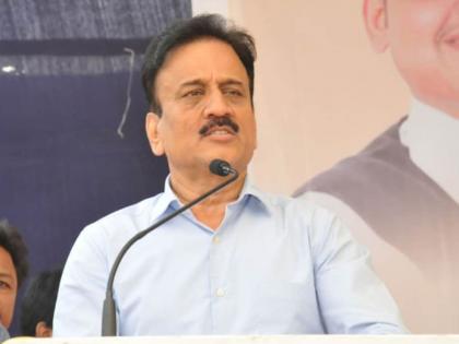 Girish Mahajan busy in Goa, west Bengal campaign; Shiv Sena divided BJP | गिरीश महाजन गोवा, पश्चिम बंगालमधील प्रचारात; इकडे शिवसेनेनं केली भाजपावर मात