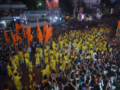 Boards without mayors honored for third year in a row The honor of giving Shrifal to the officers | Pune Ganpati: सलग तिसऱ्या वर्षी विनामहापौर मंडळांना मानपान; श्रीफळ देण्याचा मान अधिकाऱ्यांना