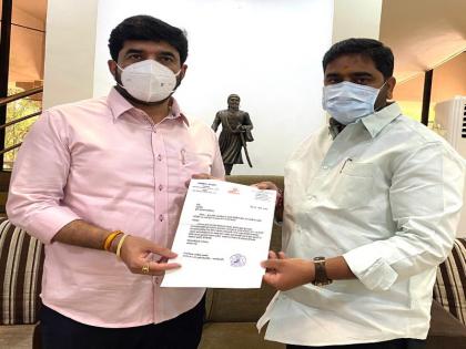 On behalf of the citizens, the corporator demanded the mayor to set up a "Jumbo Covidum Vaccine Center". | जंबो लसीकरण केंद्र सुरु करा: भाजप नगरसेवकाची महापौरांकडे मागणी.