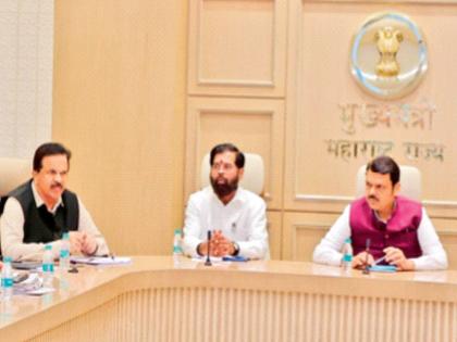 Officers' leaves cancelled; 'warroom' in every district | महाराष्ट्रात अधिकाऱ्यांच्या सुट्ट्या रद्द; प्रत्येक जिल्ह्यात ‘वॉररूम’ Officers' leaves cancelled; 'warroom' in every district | महाराष्ट्रात अधिकाऱ्यांच्या सुट्ट्या रद्द; प्रत्येक जिल्ह्यात ‘वॉररूम’