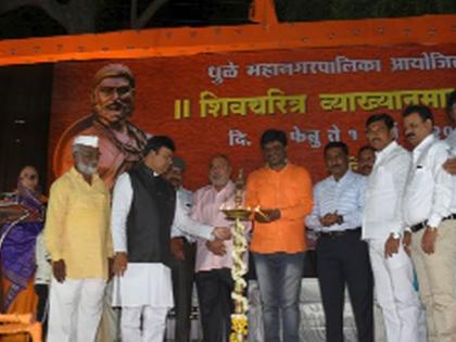 Sambhaji Maharaj's caste alliance with Shivarai should be divided | शिवरायांसह संभाजी महाराजांची जाती धर्मात वाटणी दूर्दैवी Sambhaji Maharaj's caste alliance with Shivarai should be divided | शिवरायांसह संभाजी महाराजांची जाती धर्मात वाटणी दूर्दैवी