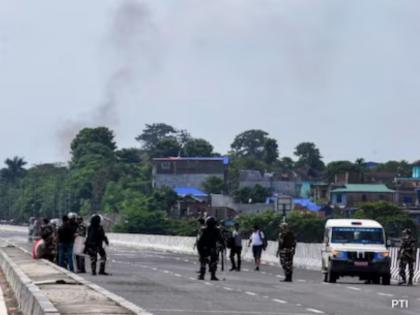 100 people from Mumbai, Pune, Kolhapur, Latur stranded in Nepal; Avoid travel, government advice to tourists in the state | मुंबई, पुणे, कोल्हापूर, लातूरचे १०० जण अडकले नेपाळमध्ये; प्रवास टाळा, राज्यातील पर्यटकांना सरकारच्या सूचना 100 people from Mumbai, Pune, Kolhapur, Latur stranded in Nepal; Avoid travel, government advice to tourists in the state | मुंबई, पुणे, कोल्हापूर, लातूरचे १०० जण अडकले नेपाळमध्ये; प्रवास टाळा, राज्यातील पर्यटकांना सरकारच्या सूचना