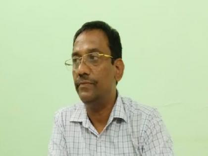 Deputy Executive Engineer of Kudal Mahavitaran Office Vijay Narsingh Jadhav arrested while accepting a bribe of Rs 5000 to sign the checklist of solar panels | Sindhudurg: चेकलिस्टवर सही करण्यासाठी घेतली पाच हजारांची लाच, उपअभियंता अटकेत Deputy Executive Engineer of Kudal Mahavitaran Office Vijay Narsingh Jadhav arrested while accepting a bribe of Rs 5000 to sign the checklist of solar panels | Sindhudurg: चेकलिस्टवर सही करण्यासाठी घेतली पाच हजारांची लाच, उपअभियंता अटकेत