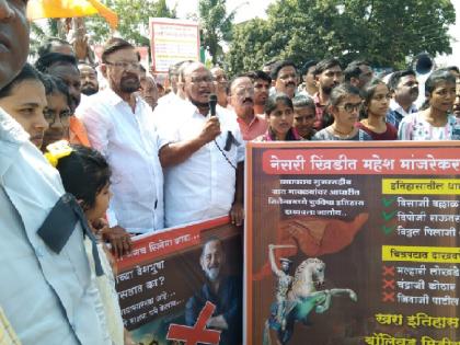 After Har Har Mahadev, Vedant Marathe Veer Daudale Saat film in controversy, Shiv lovers angry at Nesri in Kolhapur | 'हर हर महादेव'नंतर 'वेडात मराठे वीर दौडले सात' चित्रपट वादाच्या भोवऱ्यात, कोल्हापुरातील नेसरीत शिवप्रेमी संतप्त