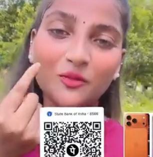 Video - "एक, दोन रुपये तरी द्या..."; इन्फ्लुएन्सर iPhone 17 Pro Max घेण्यासाठी मागतेय डोनेशन