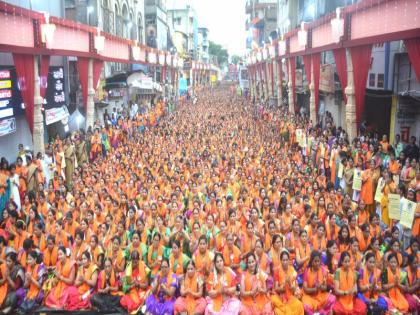 Om Namaste Ganapatye Atharvashirsha chanted by 31 thousand women in front of Dagdusheth Ganpati | 'ॐ नमस्ते गणपतये...' दगडूशेठ गणपतीसमोर ३१ हजार महिलांचे अथर्वशीर्ष पठण