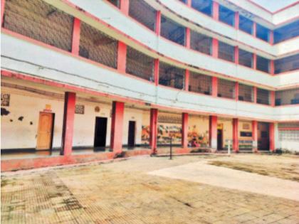 Citizens unite to save schools in Mahim | माहीममधील शाळा वाचवण्यासाठी नागरिक एकत्र Citizens unite to save schools in Mahim | माहीममधील शाळा वाचवण्यासाठी नागरिक एकत्र