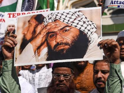 Most wanted terrorist Masood Azhar was killed by unknown persons, trending again in India | भारताचा आणखी एक शत्रू ठार?; मोस्ट वाँटेड मसूद अजहरला अज्ञातांनी संपवल्याची चर्चा