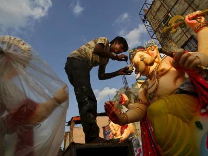 Who will support the sculptors who give divinity to the soil? | मातीला देवत्व देणाऱ्या मूर्तिकारांना कोण देणार आधार