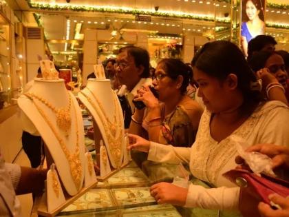 Todays Gold-Silver Rate: सुवर्णसंधी! सोनं अन् चांदीचा भाव घसरला; पटापट चेक करा, लेटेस्ट रेट!