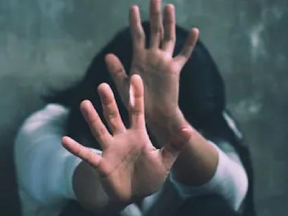 Minor girl raped after being introduced on Instagram in Kolhapur, two booked for crime | Kolhapur: इन्स्टाग्रामवर ओळख करून अल्पवयीन मुलीवर अत्याचार, दोघांवर गुन्हा Minor girl raped after being introduced on Instagram in Kolhapur, two booked for crime | Kolhapur: इन्स्टाग्रामवर ओळख करून अल्पवयीन मुलीवर अत्याचार, दोघांवर गुन्हा