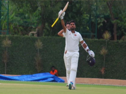 21-year-old Suved Parkar's strong performance in Ranji Trophy; Double century in debut match | रणजी ट्रॉफीत 21 वर्षीय सुवेद पारकरची जबरदस्त खेळी; डेब्यू मॅचमध्ये झळकावले द्विशतक