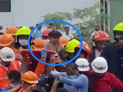 mahad building collapse four year old child rescued after 19 hours by ndrf | VIDEO: देव तारी त्याला कोण मारी! १९ तासांनंतर ढिगाऱ्याखालून चिमुकल्याची सुखरुप सुटका