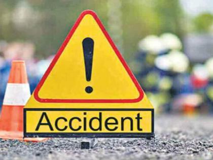 Two wheeler rammed into ST while trying to overtake, two seriously injured in Malkapur satara | ओव्हरटेकच्या प्रयत्नात दुचाकी घुसली एसटीखाली, दोघे गंभीर जखमी; मलकापुरातील पादचारी पुलाजवळ अपघात