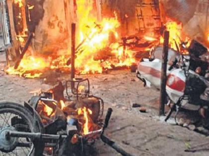 Accused acquitted after 17 years, so where are the guilty?; Question mark after Malegaon blast verdict | १७ वर्षांनी आरोपी निर्दोष सुटले, मग दोषी कुठे आहेत?; मालेगाव स्फोट खटल्याच्या निकालानंतर प्रश्नचिन्ह Accused acquitted after 17 years, so where are the guilty?; Question mark after Malegaon blast verdict | १७ वर्षांनी आरोपी निर्दोष सुटले, मग दोषी कुठे आहेत?; मालेगाव स्फोट खटल्याच्या निकालानंतर प्रश्नचिन्ह