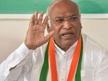 Modi became Prime Minister because we saved the Constitution, Mallikarjun Kharge's attack on BJP | "आम्ही संविधान वाचवले म्हणून मोदी पंतप्रधान झाले", मल्लिकार्जुन खरगेंचा भाजपवर हल्लाबोल