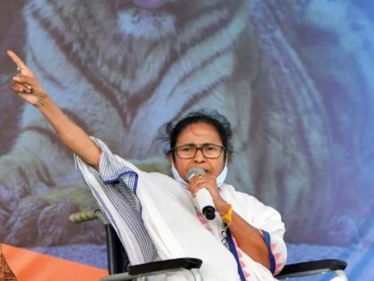 west bengal assembly election 2021 mamata banerjee welcome madras high court decision and criticized election commission | CoronaVirus: केंद्रीय दलांनी बंगाल सोडावे; ममता दीदींनी केले मद्रास हायकोर्टाच्या आदेशाचे स्वागत