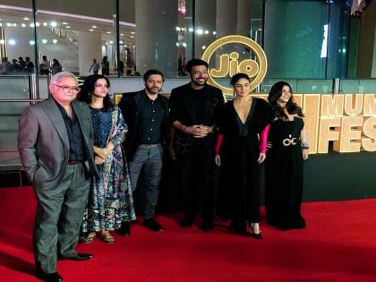 'Maami' opens with Kareena's 'Buckingham Murders', Priyanka Chopra and other celebs grace the red carpet | करीनाच्या 'बकिंगहॅम मर्डर्स'ने उघडला 'मामी'चा पडदा, प्रियांका चोप्रासह इतर सेलिब्रिटीजचा रेड कार्पेटवर जलवा