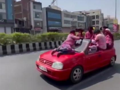 drunk man on car bonnet video goes viral on internet | Viral Video: चालत्या गाडीच्या बोनेटवर बसून ऐटीत पित होता दारु, काही वेळातच घडलं धक्कादायक