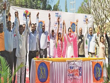 Lokmat-CSRD organized environmental protection message from human chain | लोकमत-सीएसआरडी आयोजित मानवी साखळीतून दिला पर्यावरण रक्षणाचा संदेश