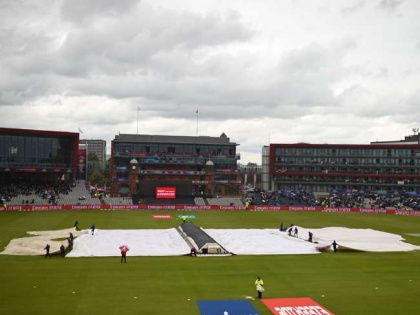 Breking News, ICC World Cup 2019: The possibility of rain in the India-West Indies match | ICC World Cup 2019 : भारत-वेस्ट इंडीज सामन्यात पावसाची शक्यता, सामना रद्द होण्याची चिन्हे
