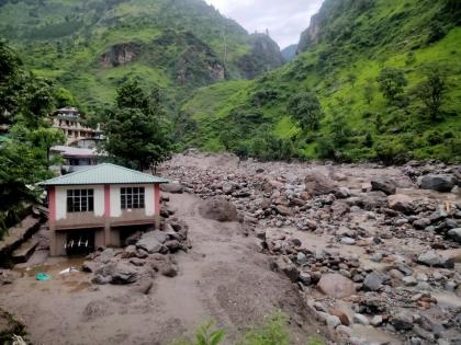 cloudburst in himachal pradesh uttarakahnd kullu mandi ghansali people missing heavy rain delhi to kerala | पावसाचा हाहाकार! उत्तराखंड-हिमाचलमध्ये निसर्गाचा प्रकोप; ढगफुटीमुळे ११ जणांचा मृत्यू, ४४ बेपत्ता