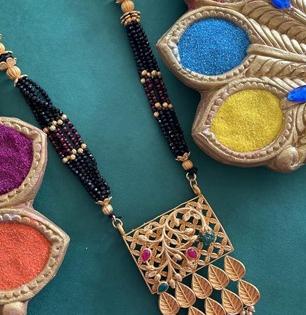 लग्नकार्यात घालायला छान ठसठशीत मंगळसूत्र घ्यायचंय? बघा लेटेस्ट फॅशनचे ८ सुंदर डिझाईन्स