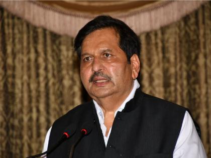 We will try to reduce fine of Rs 15,000 for digging a pit during Ganeshotsav said Mangalprabhat Lodha | गणेशोत्सवात मंडपासाठी खड्डा खणण्याचा १५ हजारांचा दंड कमी करून घेऊ- मंगलप्रभात लोढा