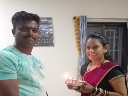Soldiers from Kolhapur reported for duty within 24 hours of the wedding | शुभमंगल पार पडले अन् २४ तासच कोल्हापुरातील जवान कर्तव्यासाठी हजर झाला Soldiers from Kolhapur reported for duty within 24 hours of the wedding | शुभमंगल पार पडले अन् २४ तासच कोल्हापुरातील जवान कर्तव्यासाठी हजर झाला