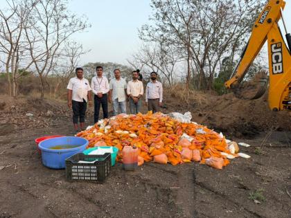 Video : नागरिकांच्या आरोग्याशी खेळ..! पुण्यात भेसळयुक्त मँगो पल्पचा मोठा साठा जप्त - Marathi News | Pune Crime Playing with the health of citizens  Large stock of adulterated mango pulp seized in Pune | Latest pune News at Lokmat.com