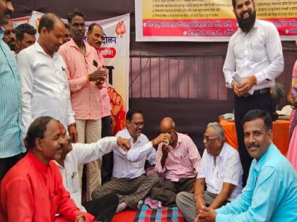 Finally after the promise the hunger strike of the mango growers is over | ..अखेर आश्वासनानंतर आंबा बागायतदारांचे आमरण उपोषण मागे 