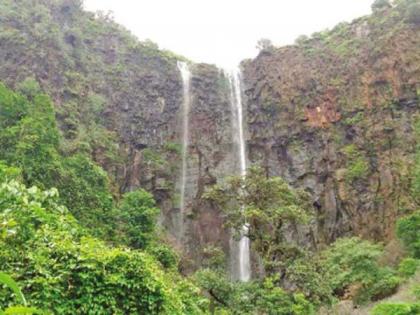 mangeli waterfall monsoon adventure | सिंधुदुर्गातील आकर्षक मांगेली धबधबा